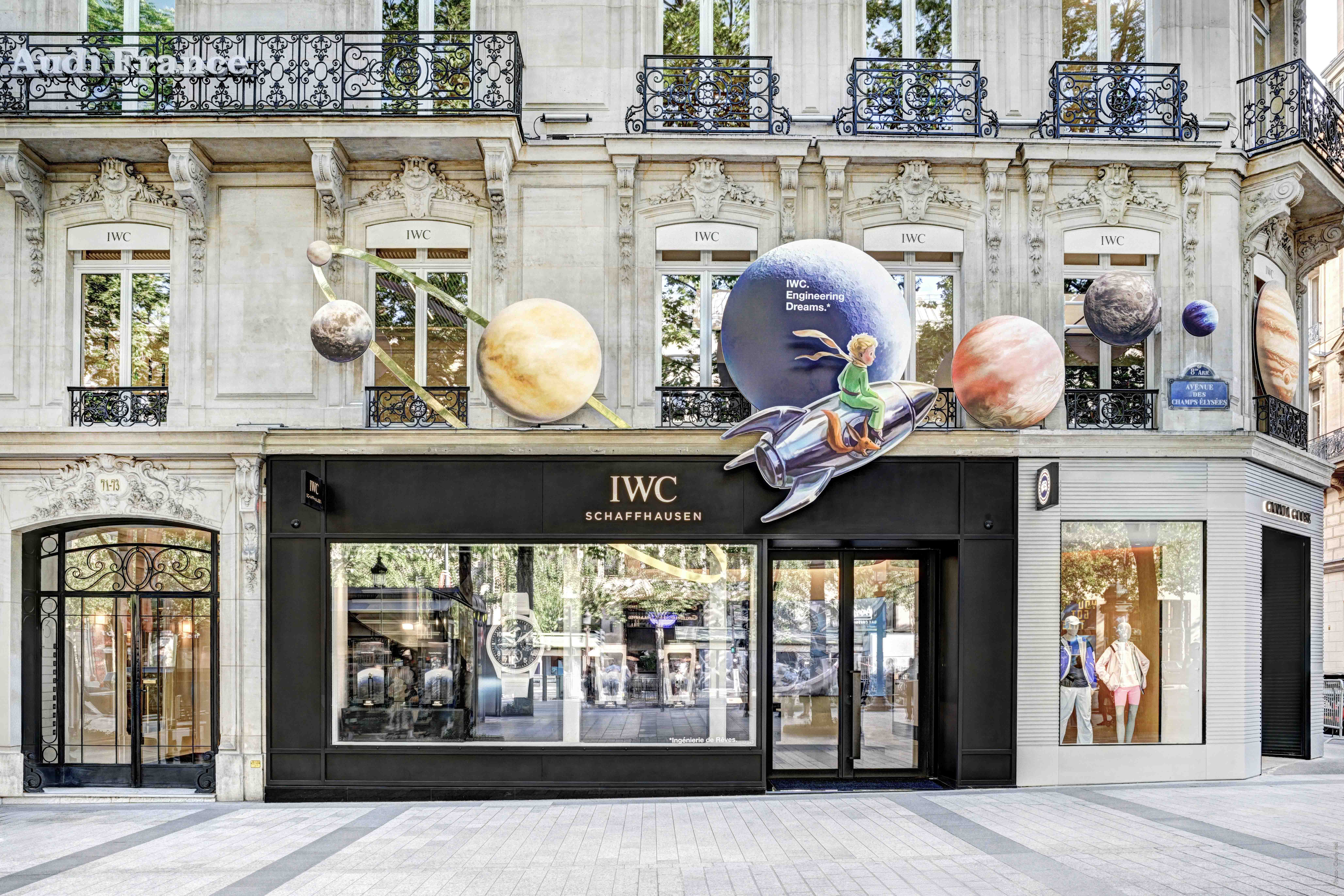 IWC Animation Façade Boutique des Champs Elysées à Paris 26/05/26 – Photo Charly Hel IWC Animation Façade Boutique des Champs Elysées à Paris 26/05/26 - Photo Charly Hel
